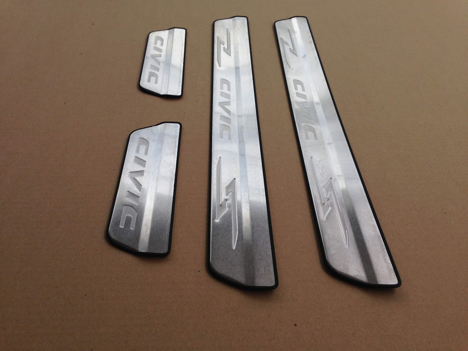 Накладки на пороги Honda Civic 2012- 3
