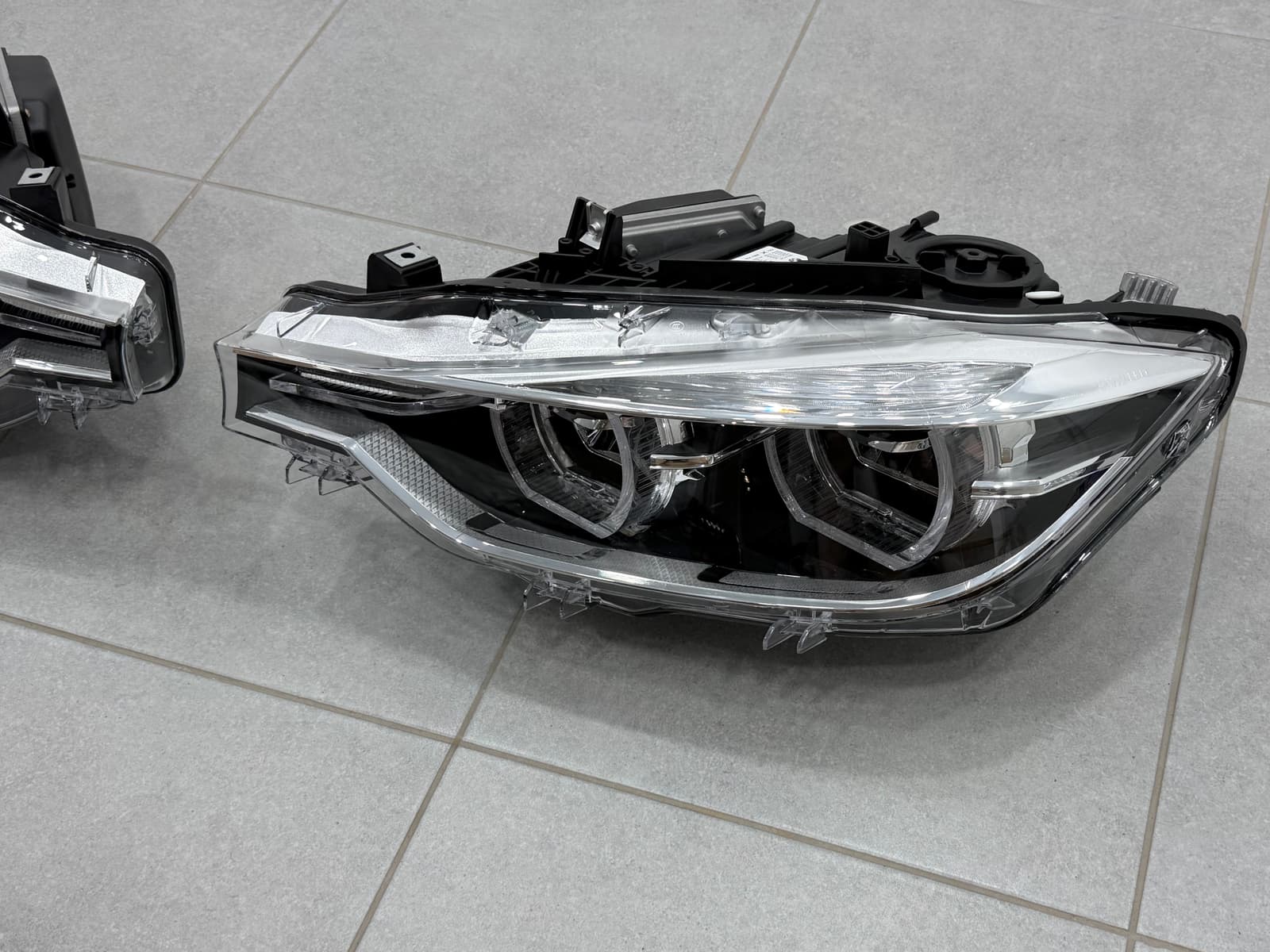 Фари FULL LED LCI для BMW 3 series F30 F31 2012-2018 ГАЛОГЕН В ЛЕД 4