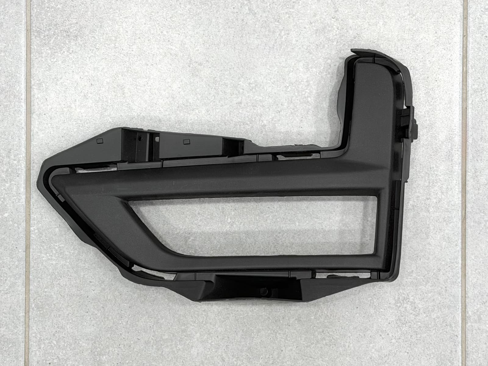 Рамка / Кришка протитуманної фари ліва Nissan X-Trail / Rogue T32 2017-2020 2