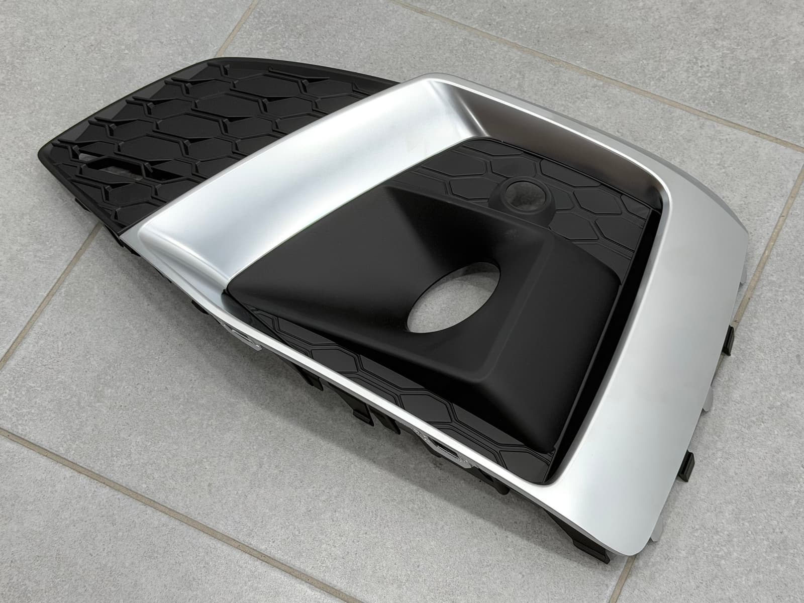 Решітка бампера ЛІВА S-Line 8W6807681T3Q7 для Audi A5 B9 2020-2025 4