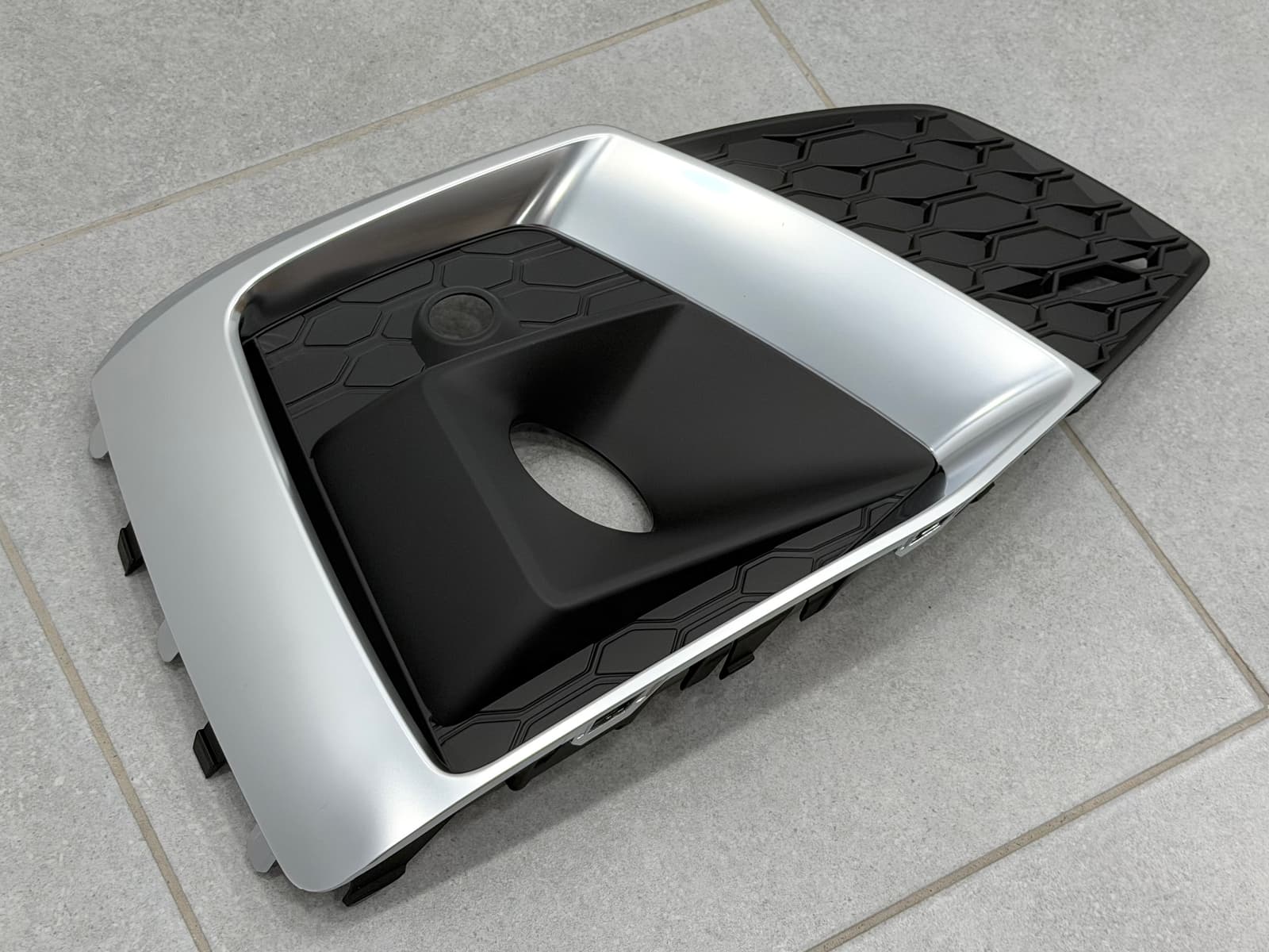 Решітка бампера ПРАВА S-Line 8W6807682T3Q7 для Audi A5 B9 2020-2025 3