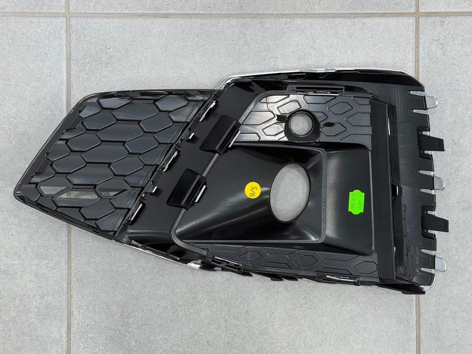 Решітка бампера ПРАВА S-Line 8W6807682T3Q7 для Audi A5 B9 2020-2025 5