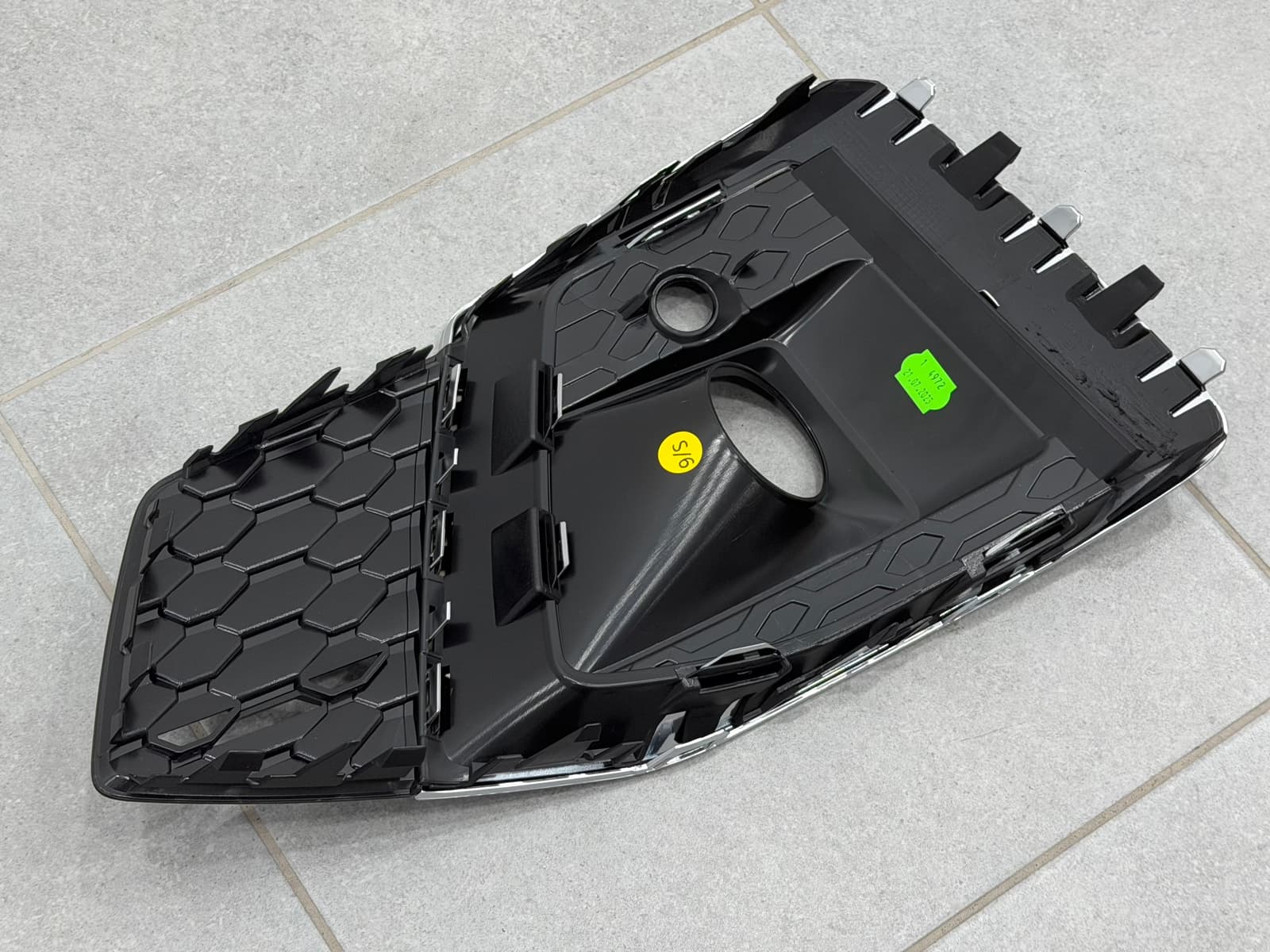 Решітка бампера ПРАВА S-Line 8W6807682T3Q7 для Audi A5 B9 2020-2025 6