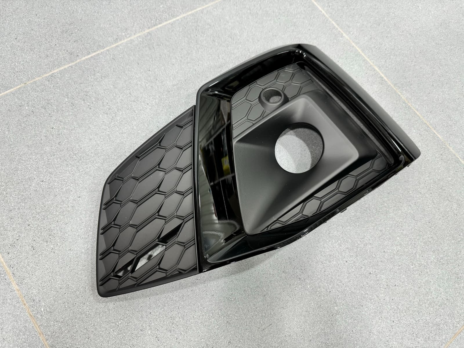 Решітка бампера ЛІВА S-Line Black 8W6807681TT94 для Audi A5 B9 2020-2025 5