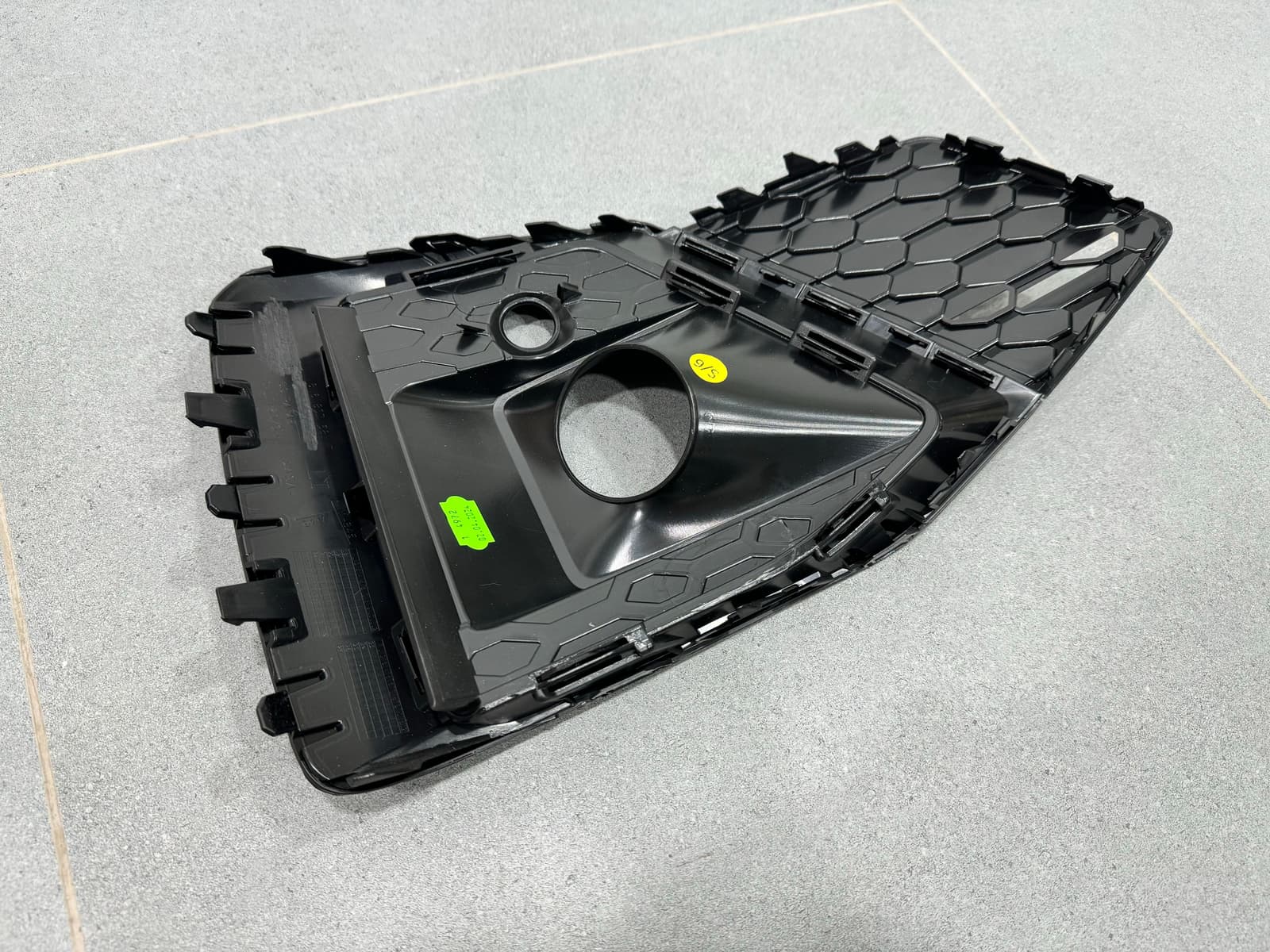 Решітка бампера ЛІВА S-Line Black 8W6807681TT94 для Audi A5 B9 2020-2025 3