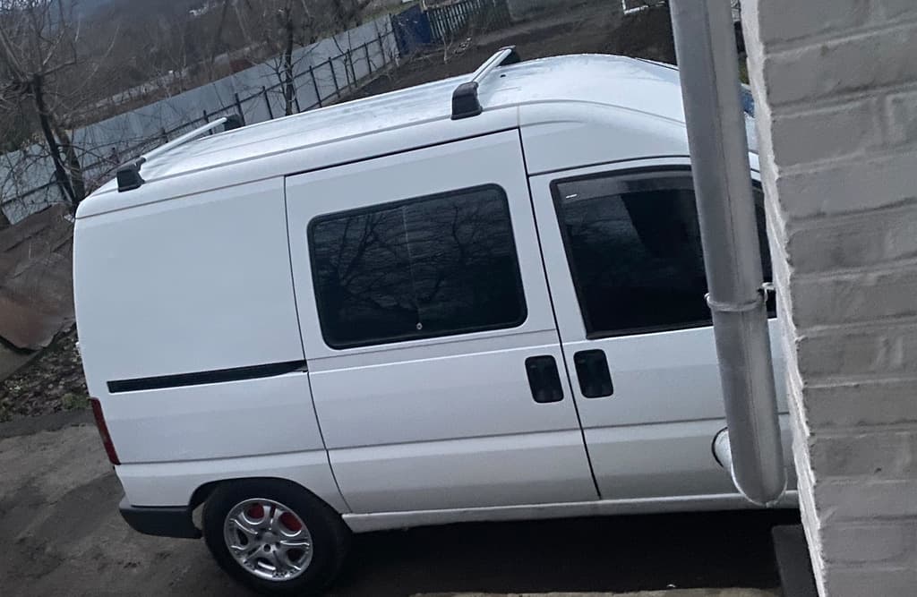 Поперечини в штатні місця під ключ (2 шт) Чорний