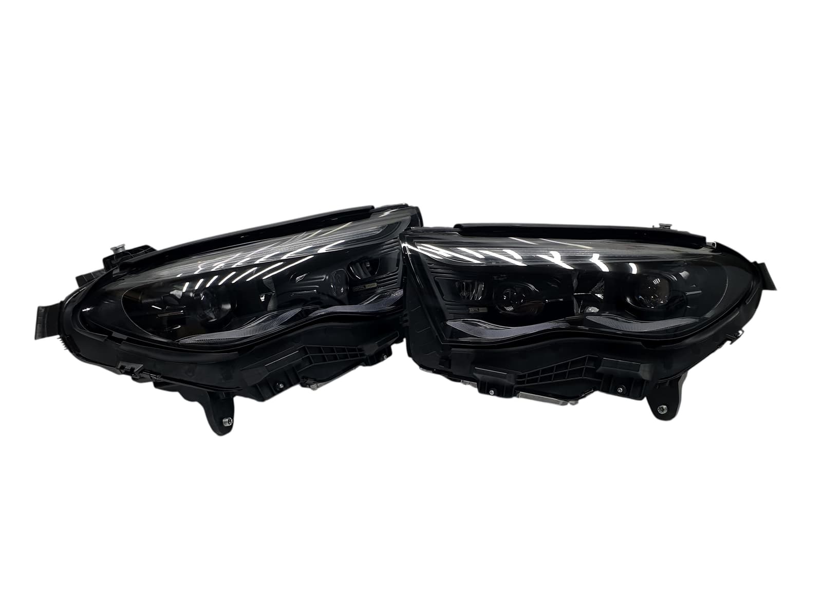 Передні фари Digital Light (заміна Led) на Mercedes-Benz E-Class W214 2023-2026 року