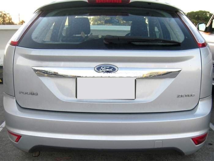 Хром накладка на планку багажника на Ford Focus хетчбек 2008-2010 хромований пластик