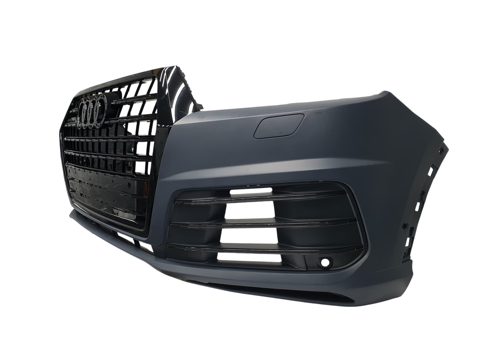 Передній бампер (S-Line) Black на Audi Q7 4M 2015-2020 року 3