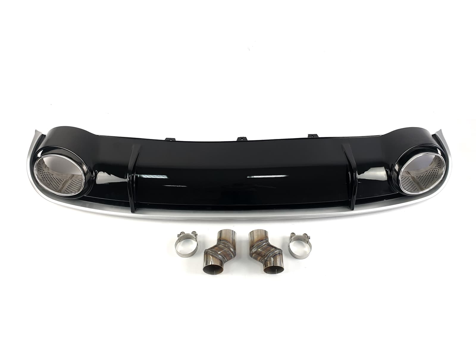 Дифузор (заднього бампера) Black Silver / Chrome Pipe (в стилі RS4) на Audi A4 B8 2007-2011 року