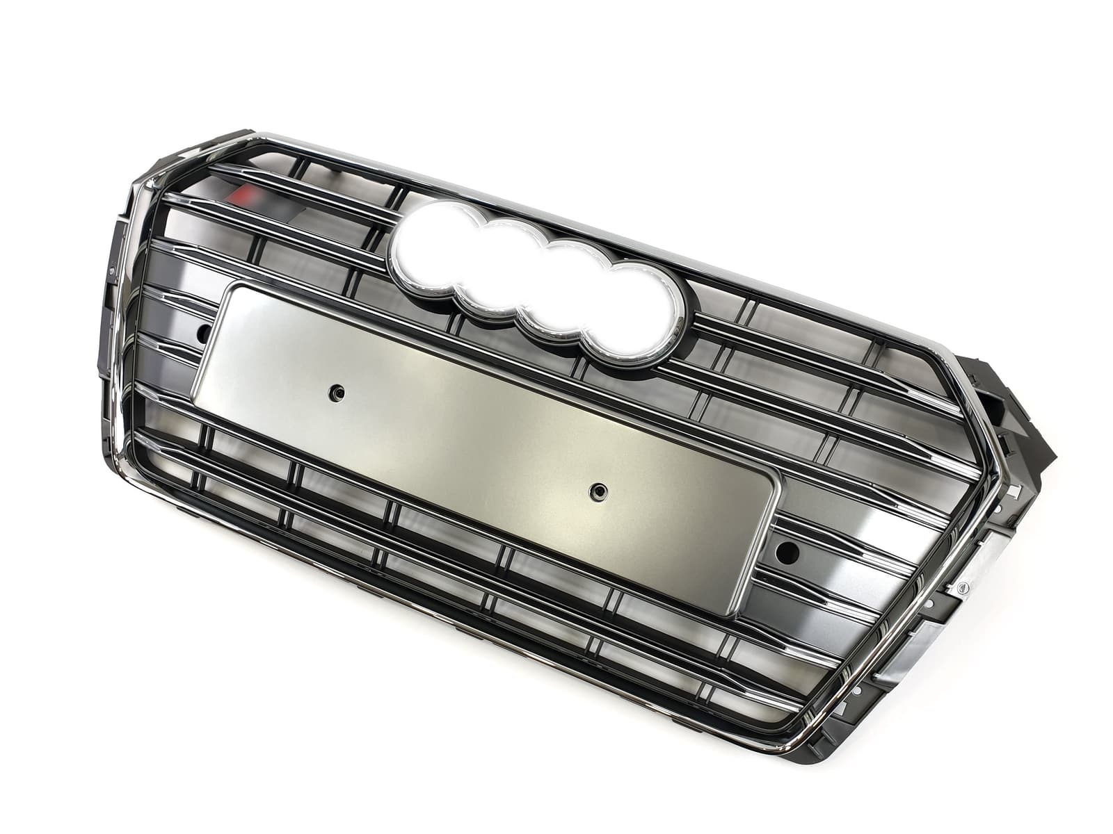 Решітка радіатора Silver Chrome (в стилі S4) на Audi A4 B9 2015-2019 року 3
