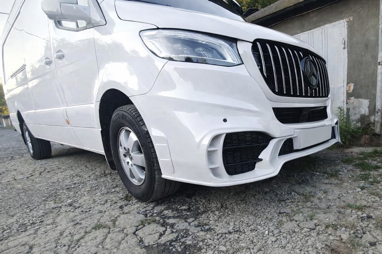 Передній бампер з решіткою V2 (AMG) 4