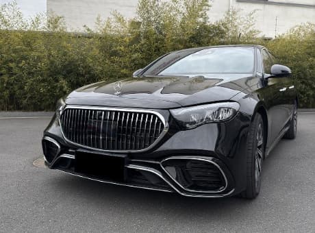 Передній бампер в стилі W223 Maybach