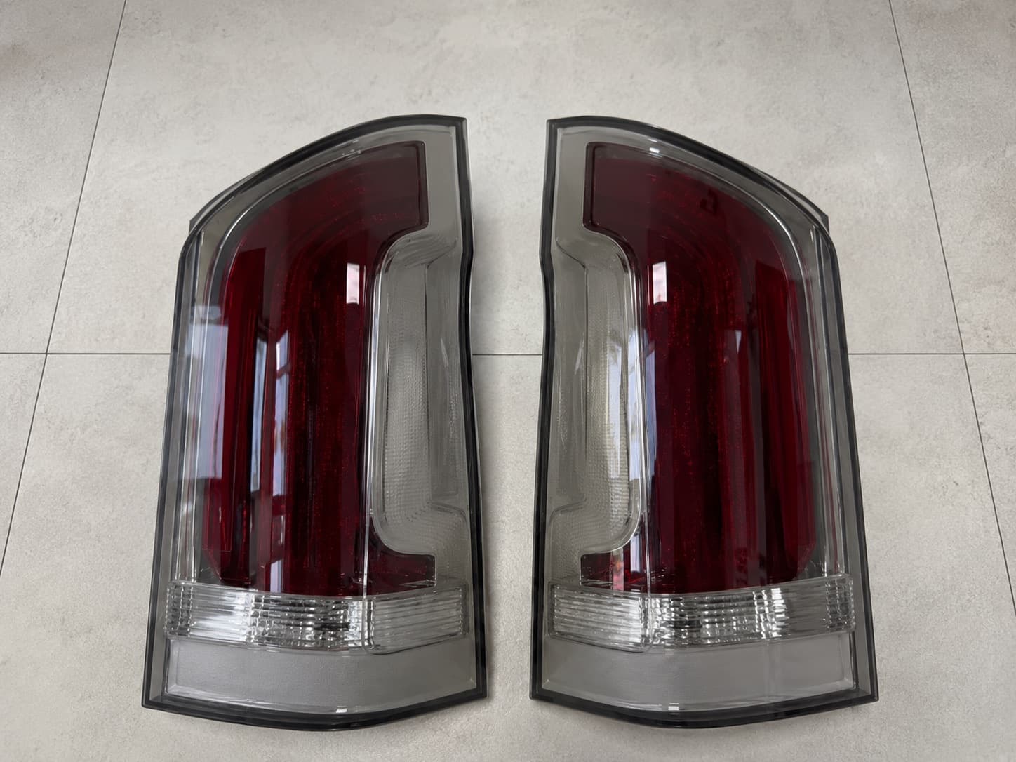 Задні ліхтарі OEM 2024 White (для Vito, 2 шт)