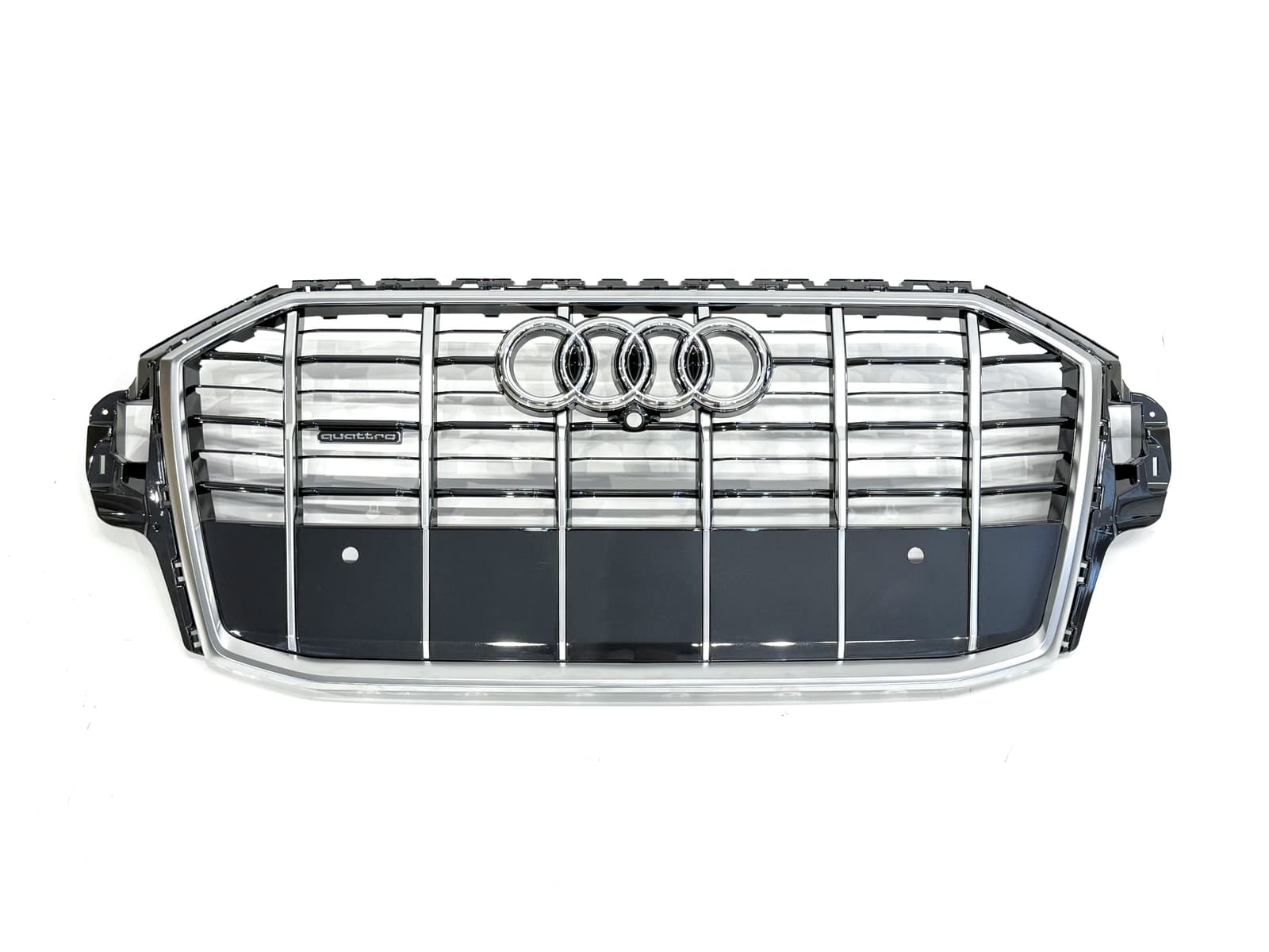 Решітка радіатора Audi Q7 4M 2020-2024 темно-сіра 4M0 853651 AH RN4