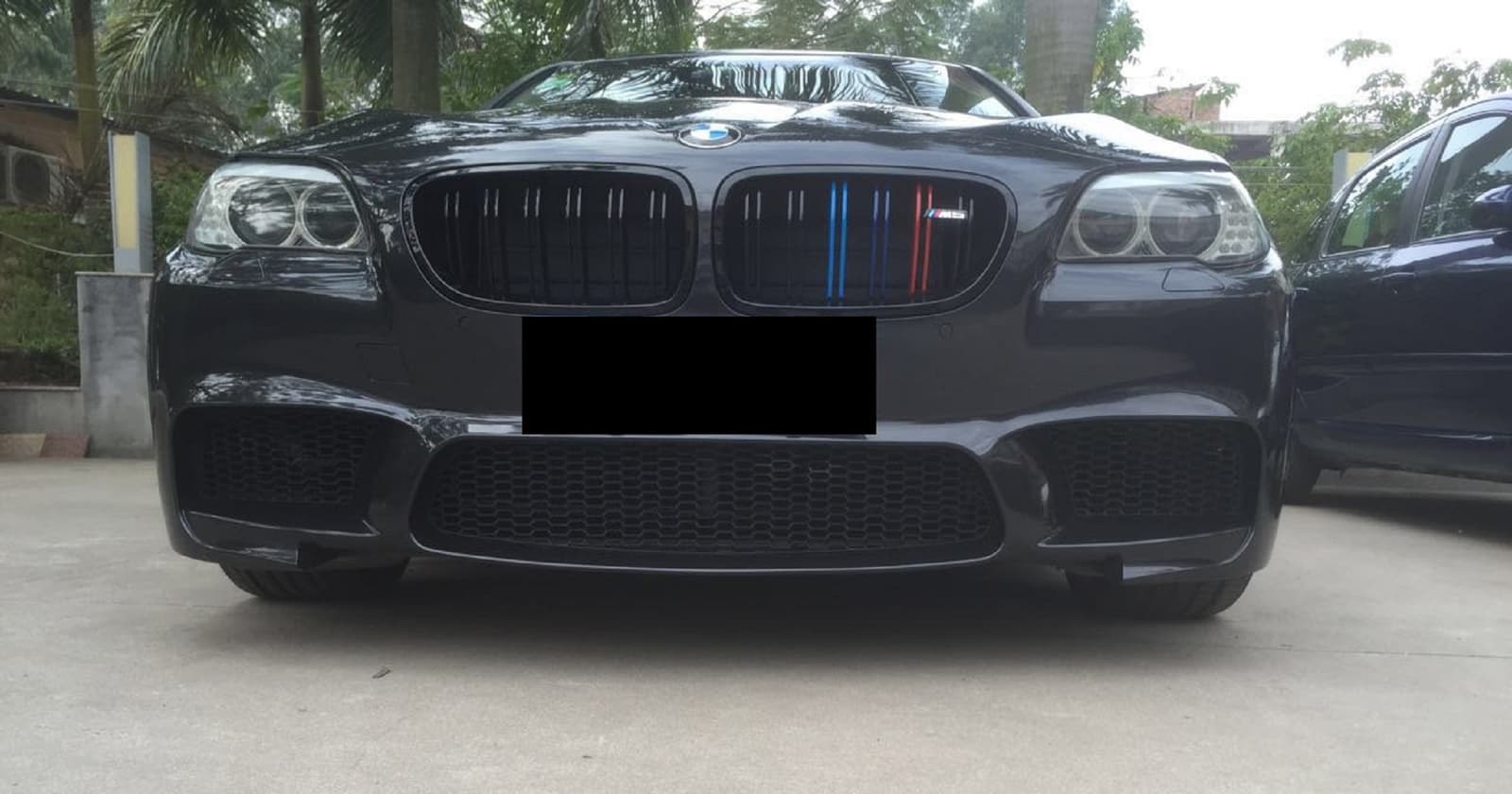 Ніздрі M-color (Подвійні M-Look) на BMW 5 Series F10 / F11 2010-2017 року 4