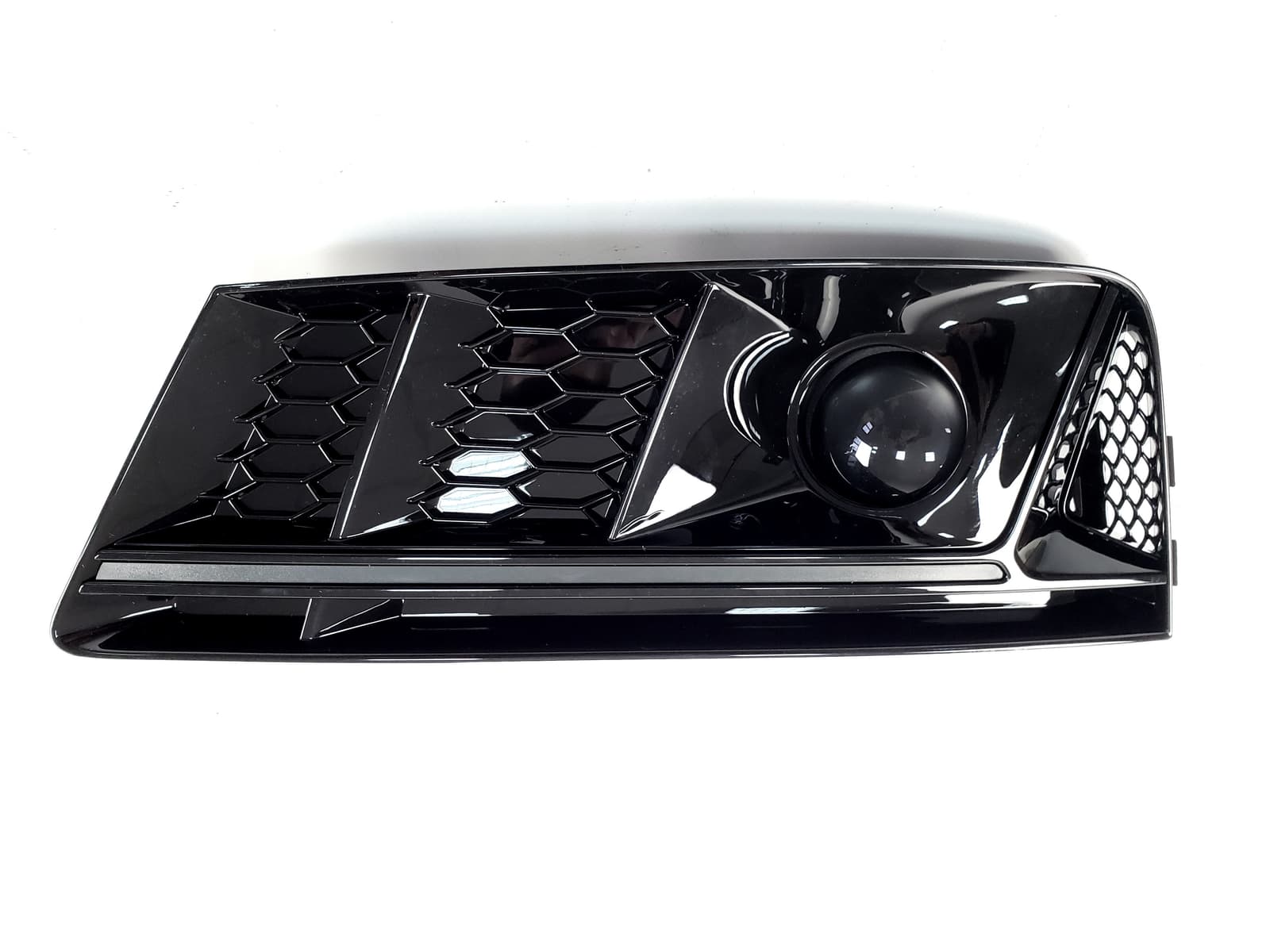 Решітки в бампер Full Black (в стилі S4 під радари) на Audi A4 B9 2015-2019 року 4
