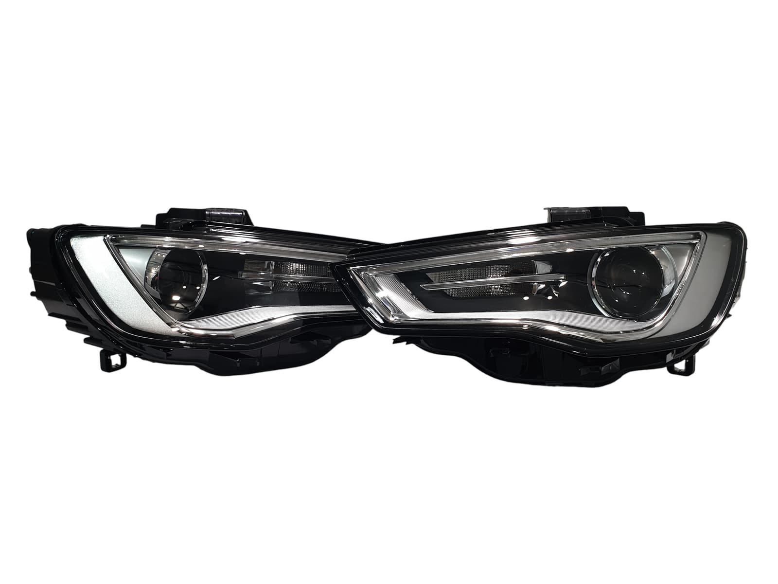 Передні фари (Xenon + блоки) на Audi A3 8V 2012-2016 року