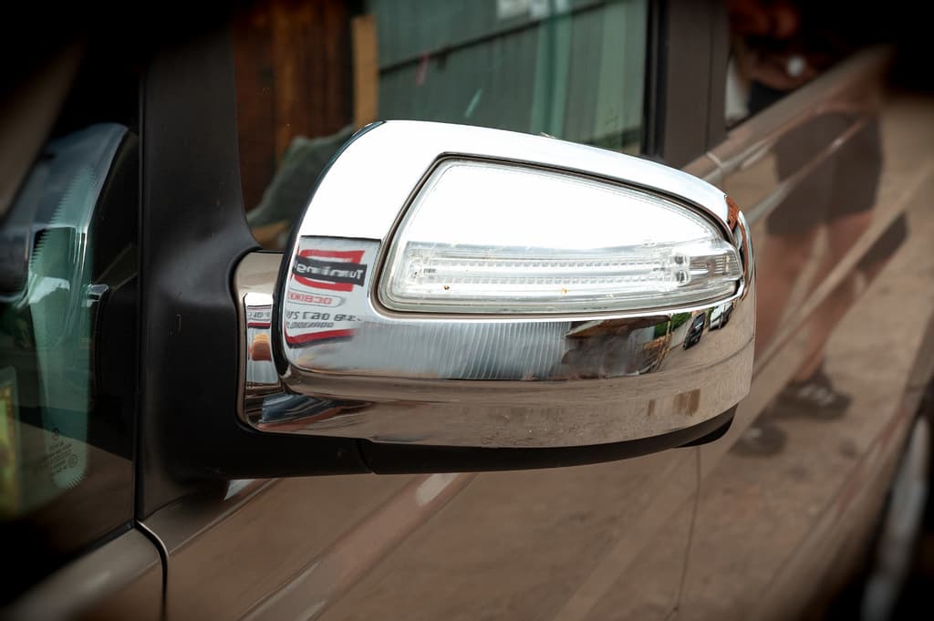 Накладки на дзеркала VIANO 2010-2015 (2 шт., пласт)