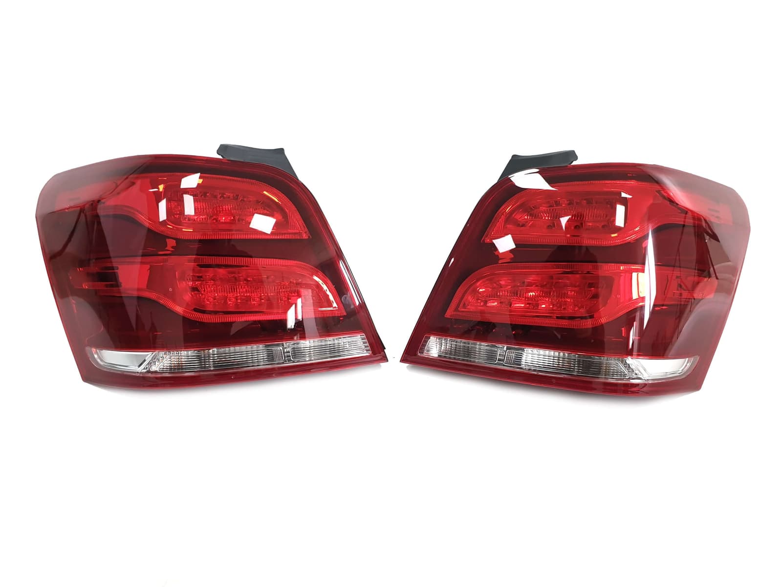 Задні ліхтарі Стопи на Mercedes-Benz GLK-Class X204 2012-2015 року 2