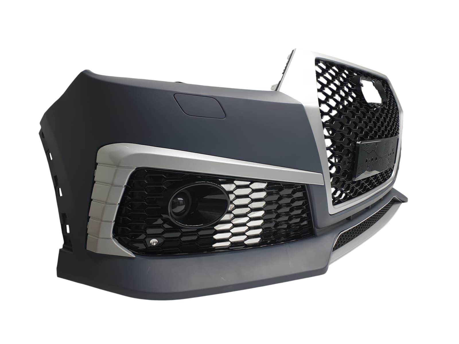 Передній бампер (RS Style) Silver на Audi Q7 4M 2015-2020 року 2