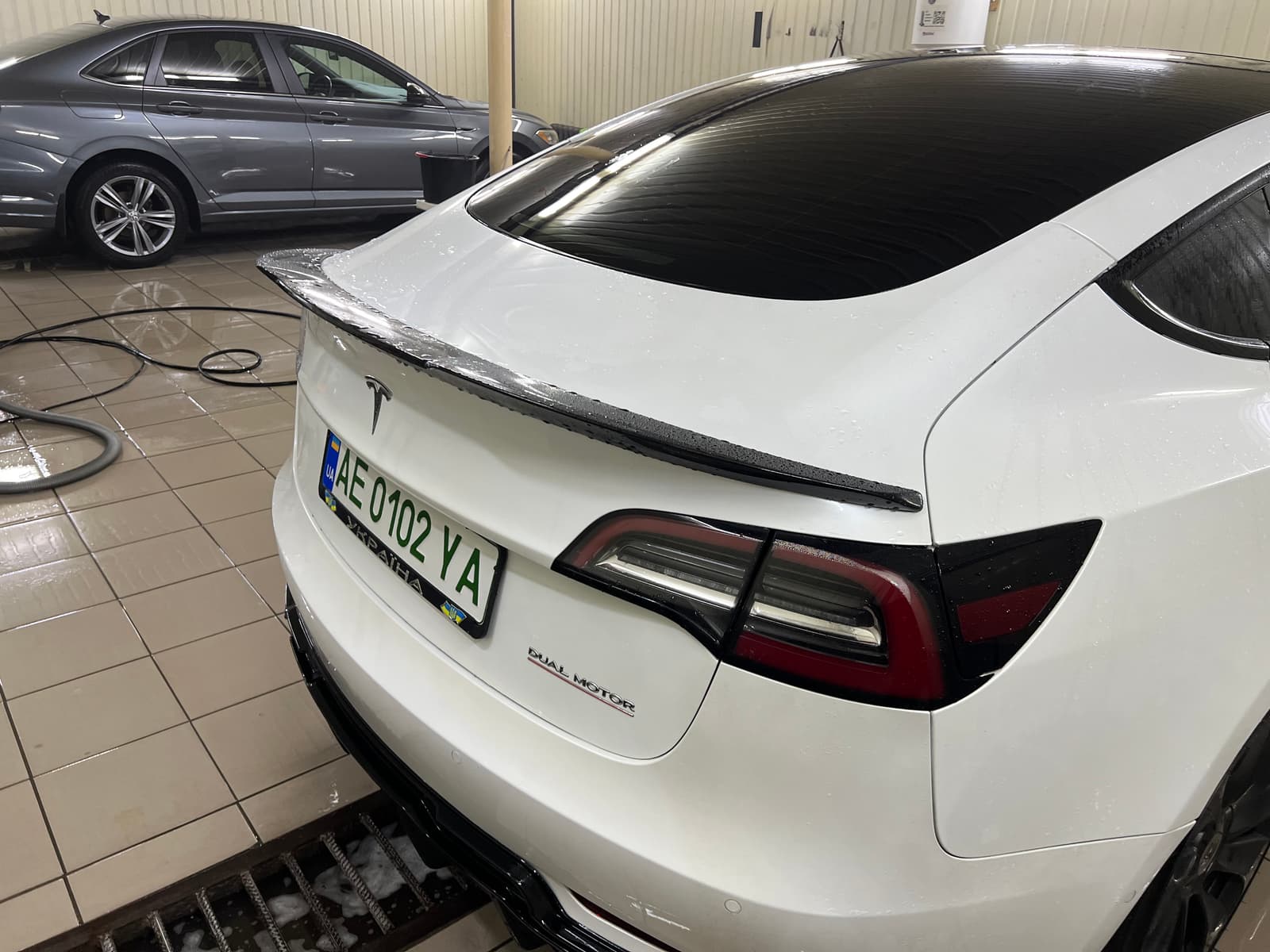 Спойлер лип багажника Tesla model 3 2017- ABS пластик, колір чорний глянець