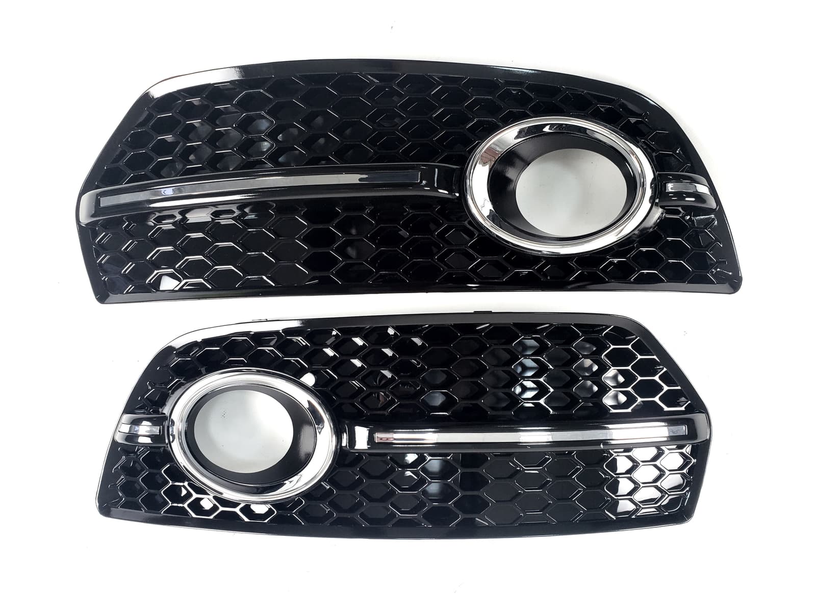 Решітки в бампер Chrome Black (в стилі RSQ5) на Audi Q5 8R 2008-2012 року