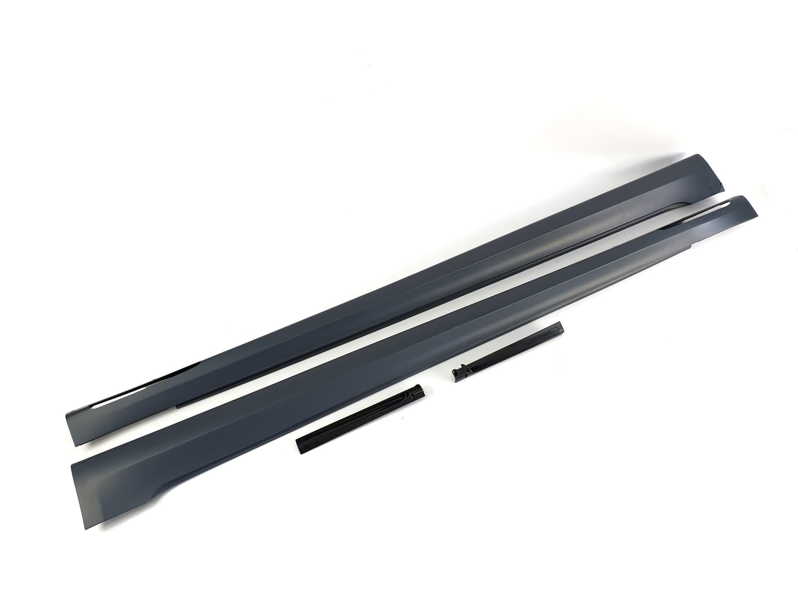 Накладки на пороги (M-Paket) під проекцію на BMW 7 Series G11 / G12 2019-2023 року