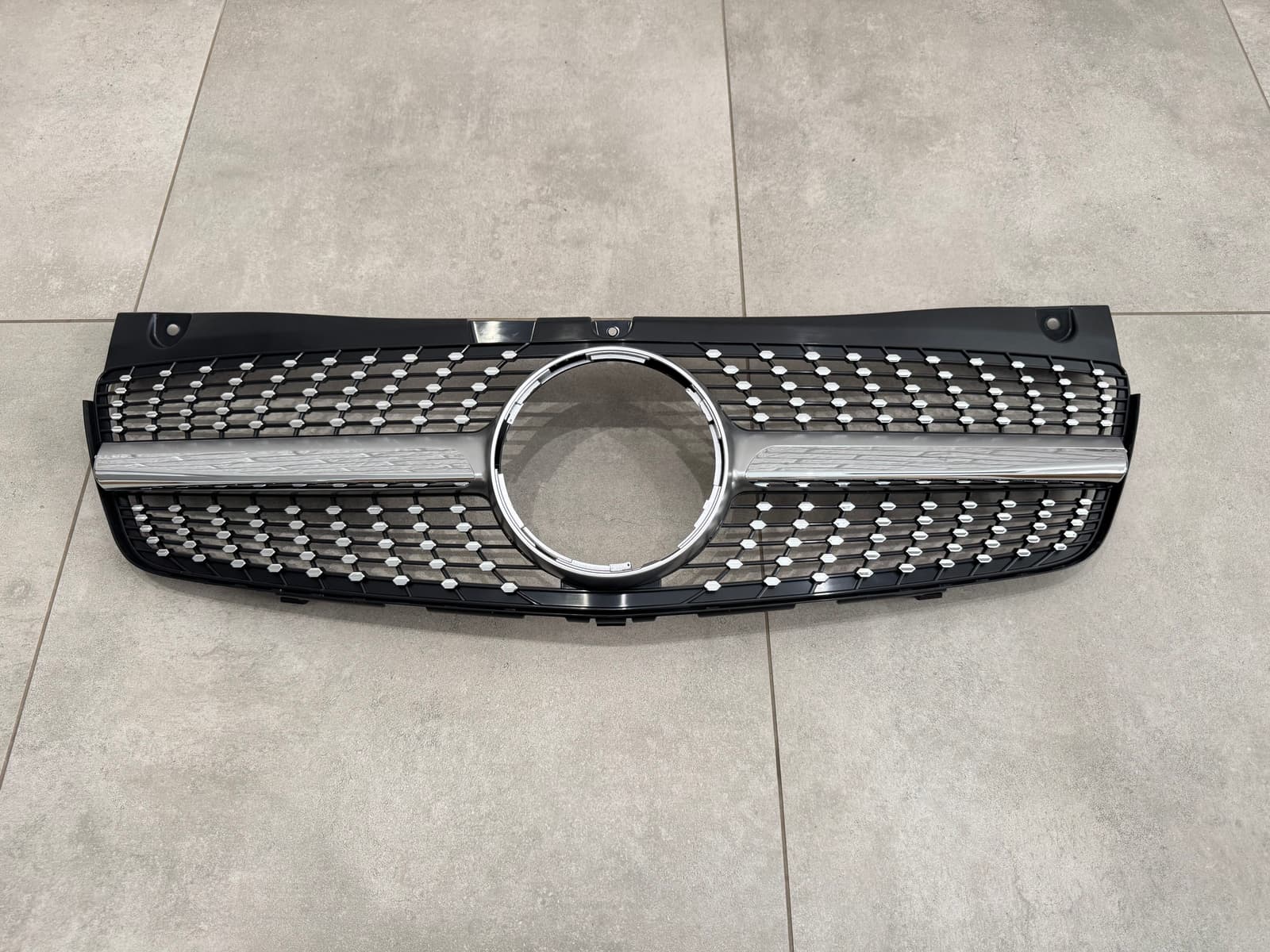 Решітка радіатора DIAMOND Mercedes Benz Vito W639 2010-2015