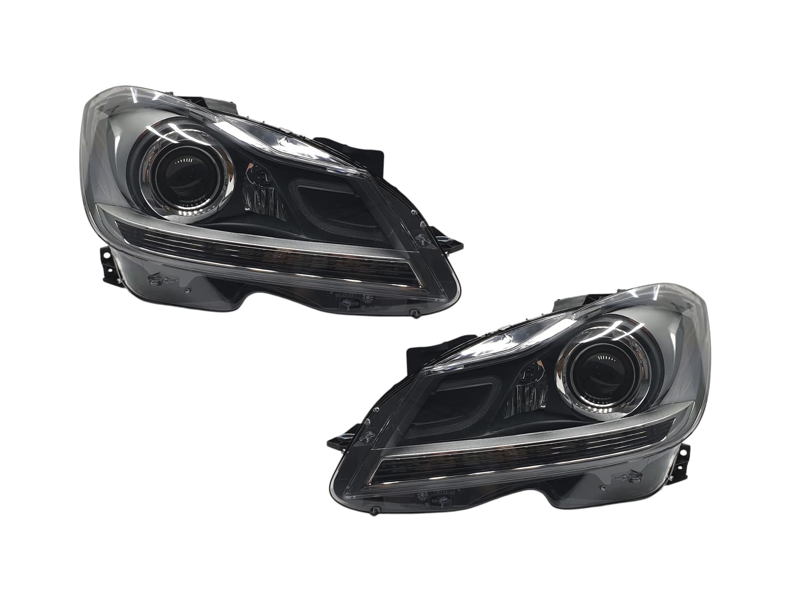 Передні фари Bi-Led (заміна галогена) на Mercedes-Benz C-Class W204 2007-2014 року