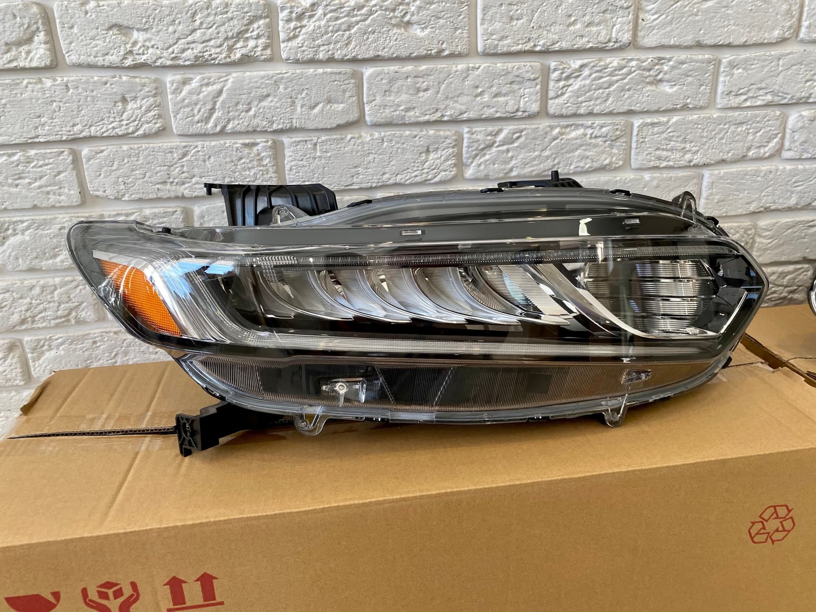 Фара права Led + галоген Honda Accord 10 2017+