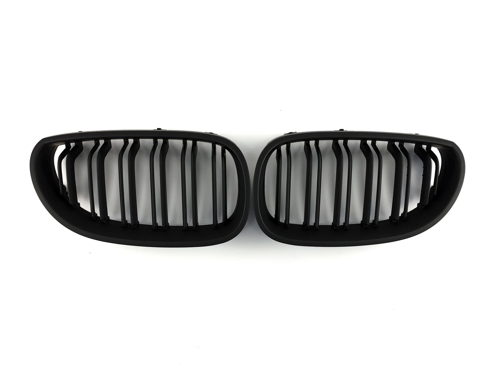 Ніздрі Чорний мат (Подвійні M-Look) на BMW 5 Series E60 / E61 2003-2010 року