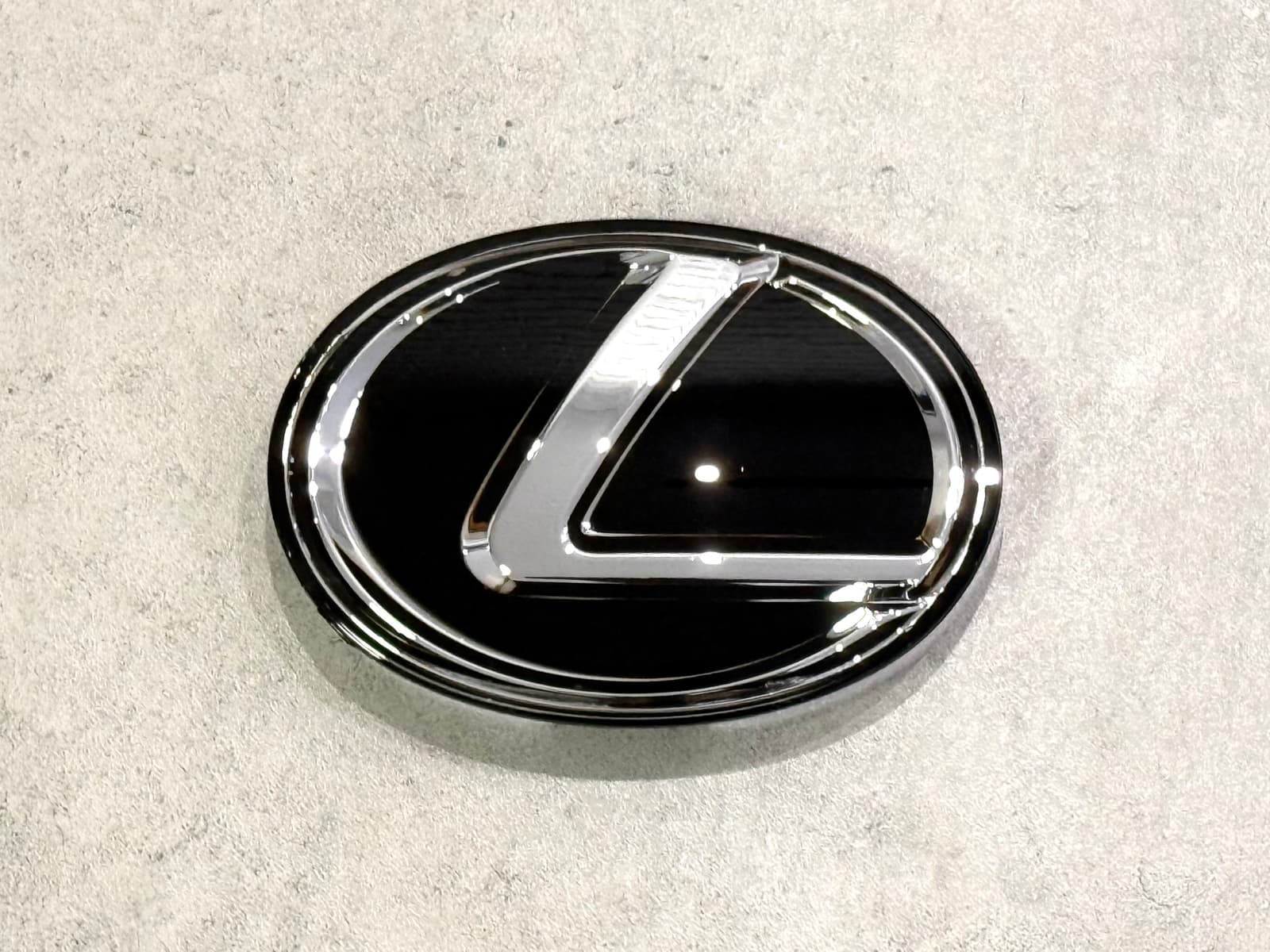 Емблема під склом 5314133170 Lexus CT NX ES IS RX 163ММ 3