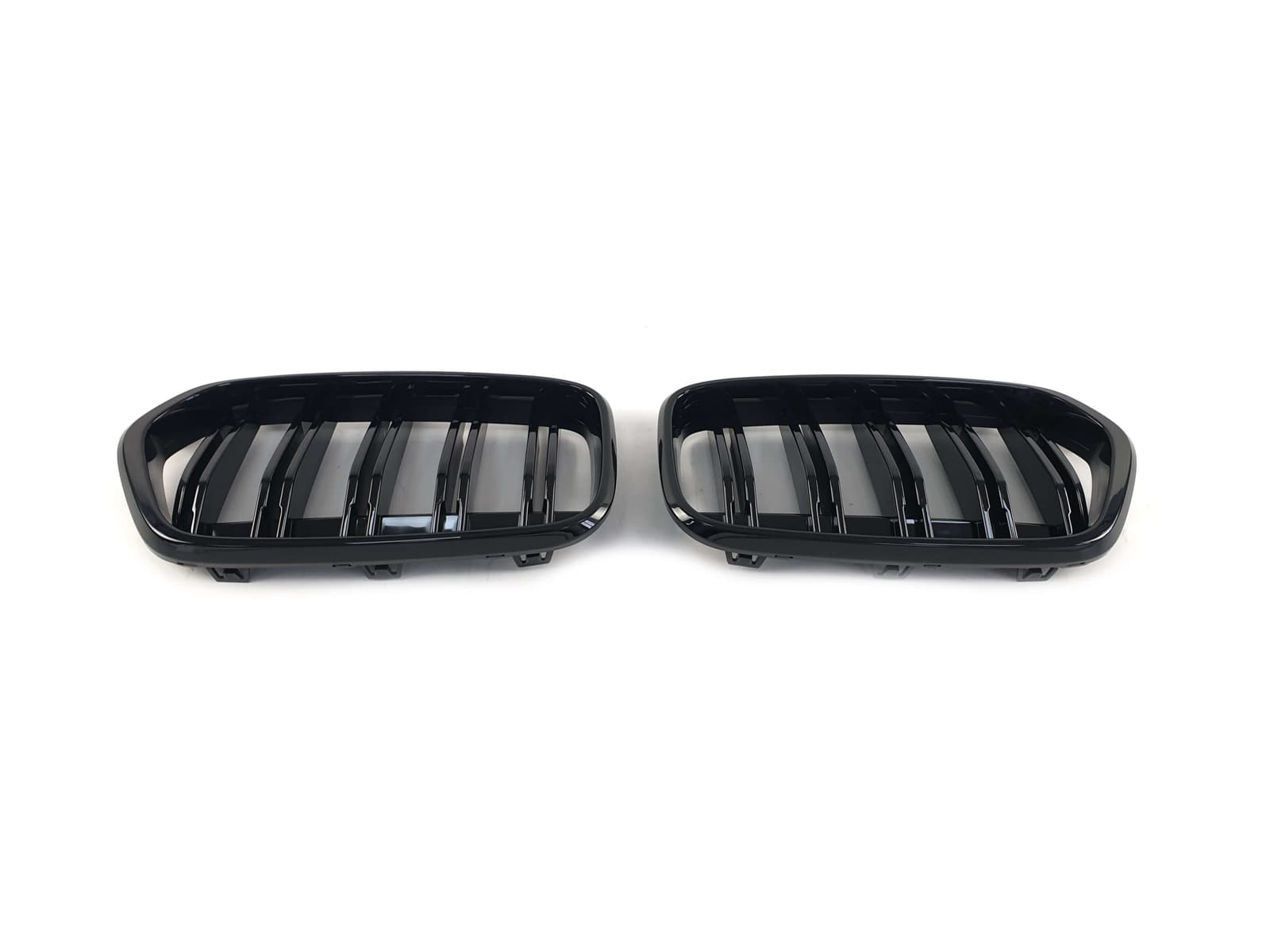 Ніздрі Чорний глянець (Подвійні M-Look) на BMW X2 F39 2018-2022 року 2