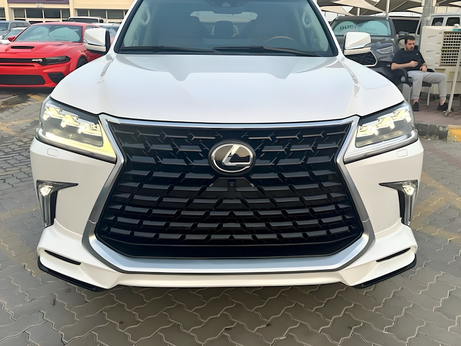 Обвіс спідниця переднього бампера Lexus LX 570 450d 2015-2022 колір білий 2