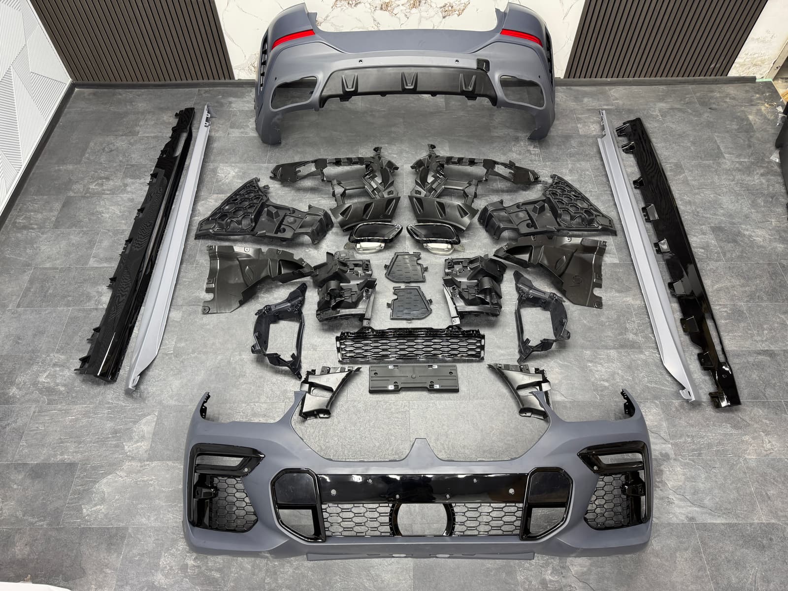 Комплект обвісів (M-Paket) на BMW X6 G06 2019-2022 року 2