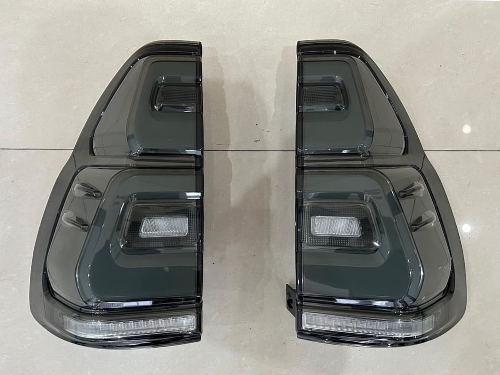 Задні LED ліхтарі Toyota Land Cruiser Prado 120 2003-2009 у стилі 2018+, димчасті 2шт