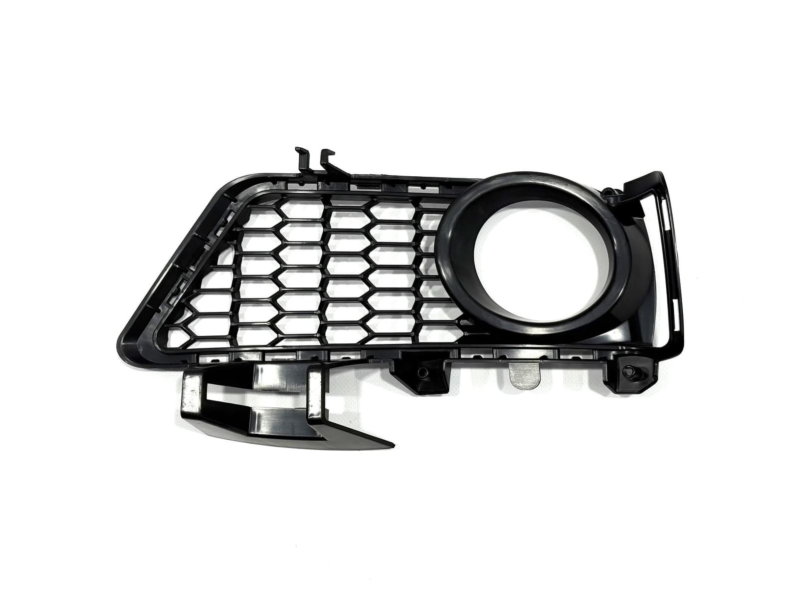 Накладка на протитуманну фару ліва M пакет 51118062631 BMW 3 series F30 F31 2012-2018
