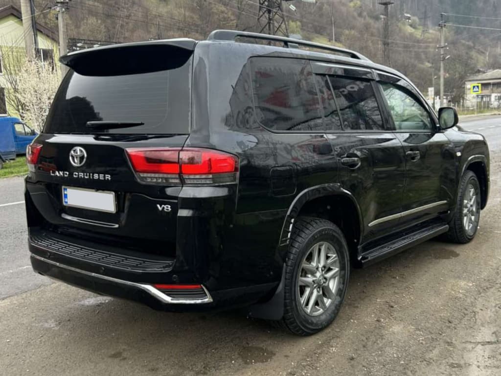 Комплект рестайлінгу на LC 300 High-Line (Повний комплект) 6