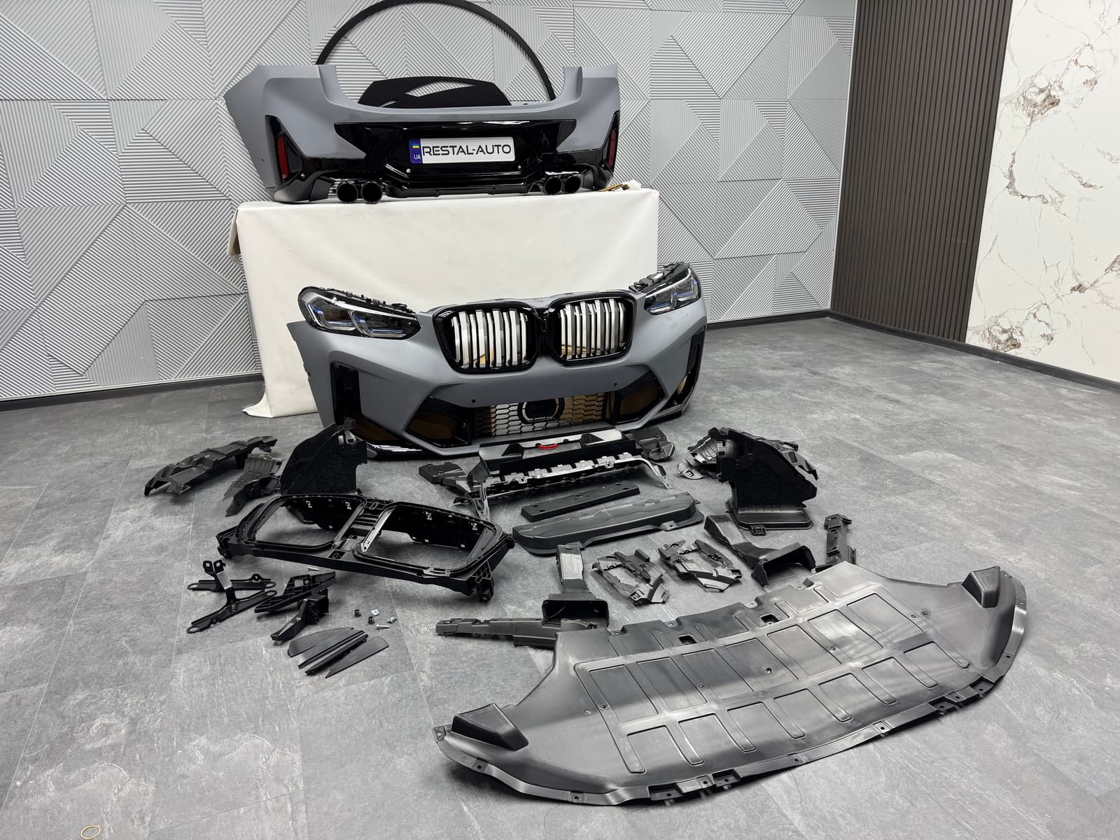 Комплект рестайлінга (в нову модель) (X4M Style 2022+) на BMW X4 G02 2018-2022 року 2