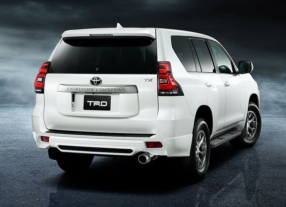 Спідниця заднього бампера TRD Toyota Land Cruiser Prado 150 2017-2022 колір чорний (бічні кути + центр вставка) 3 частини