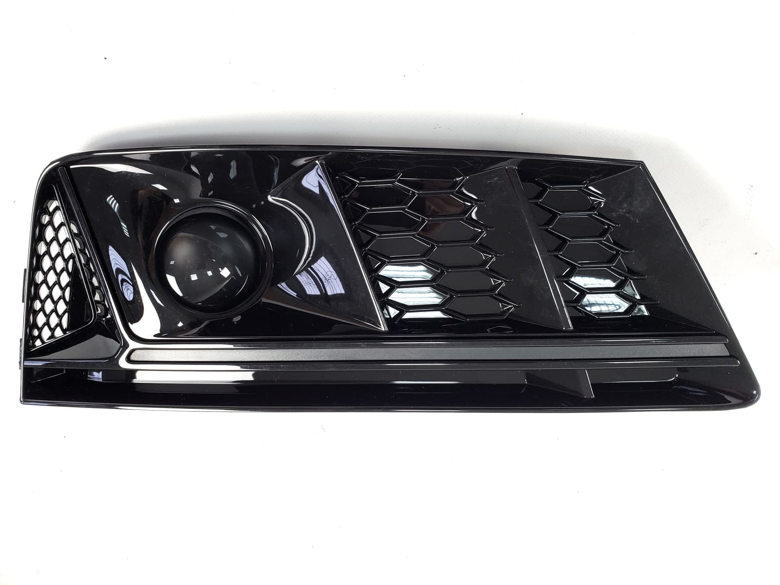 Решітки в бампер Full Black (в стилі S4 під радари) на Audi A4 B9 2015-2019 року 3