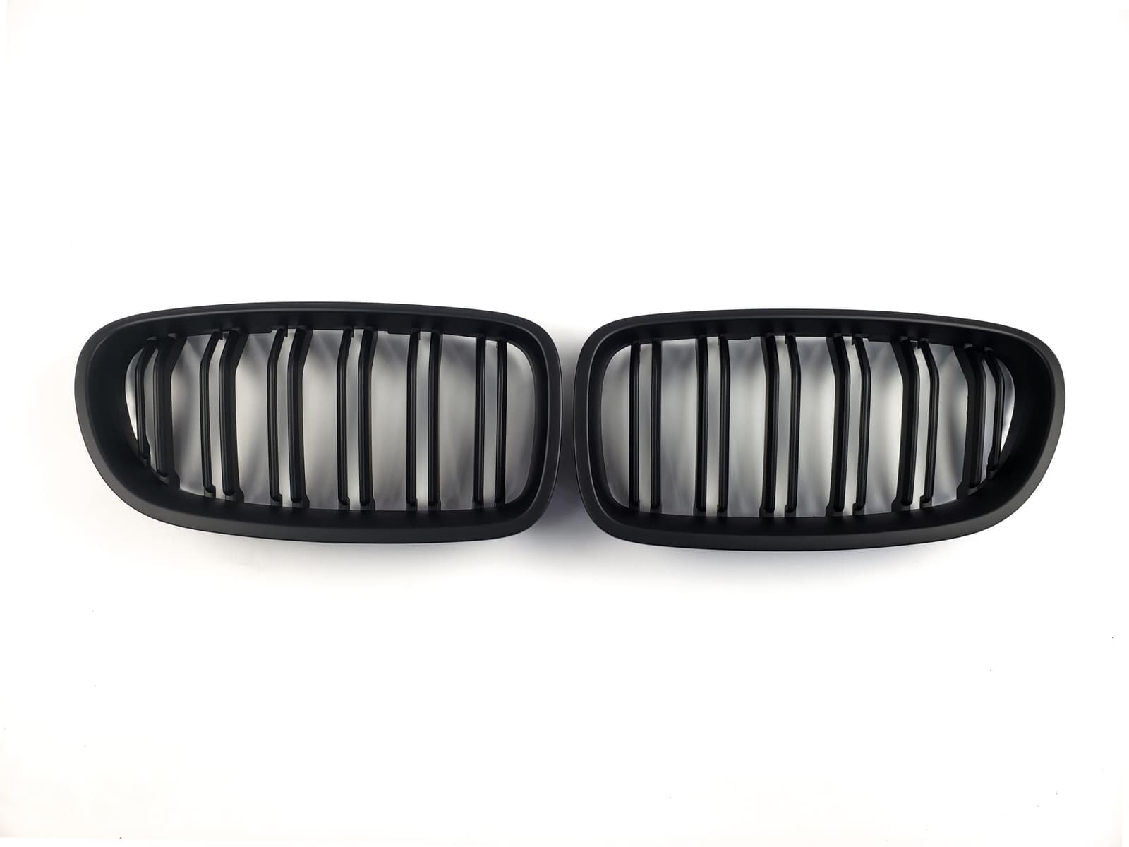 Ніздрі Чорний мат (Подвійні M-Look) на BMW 5 Series F10 / F11 2010-2017 року