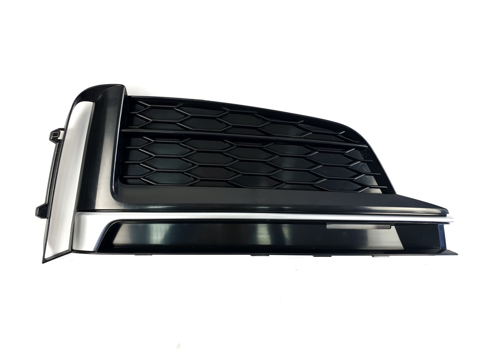 Решітки в бампер Black Silver (стиль S5) S-Line на Audi A5 B9 2016-2020 року 2