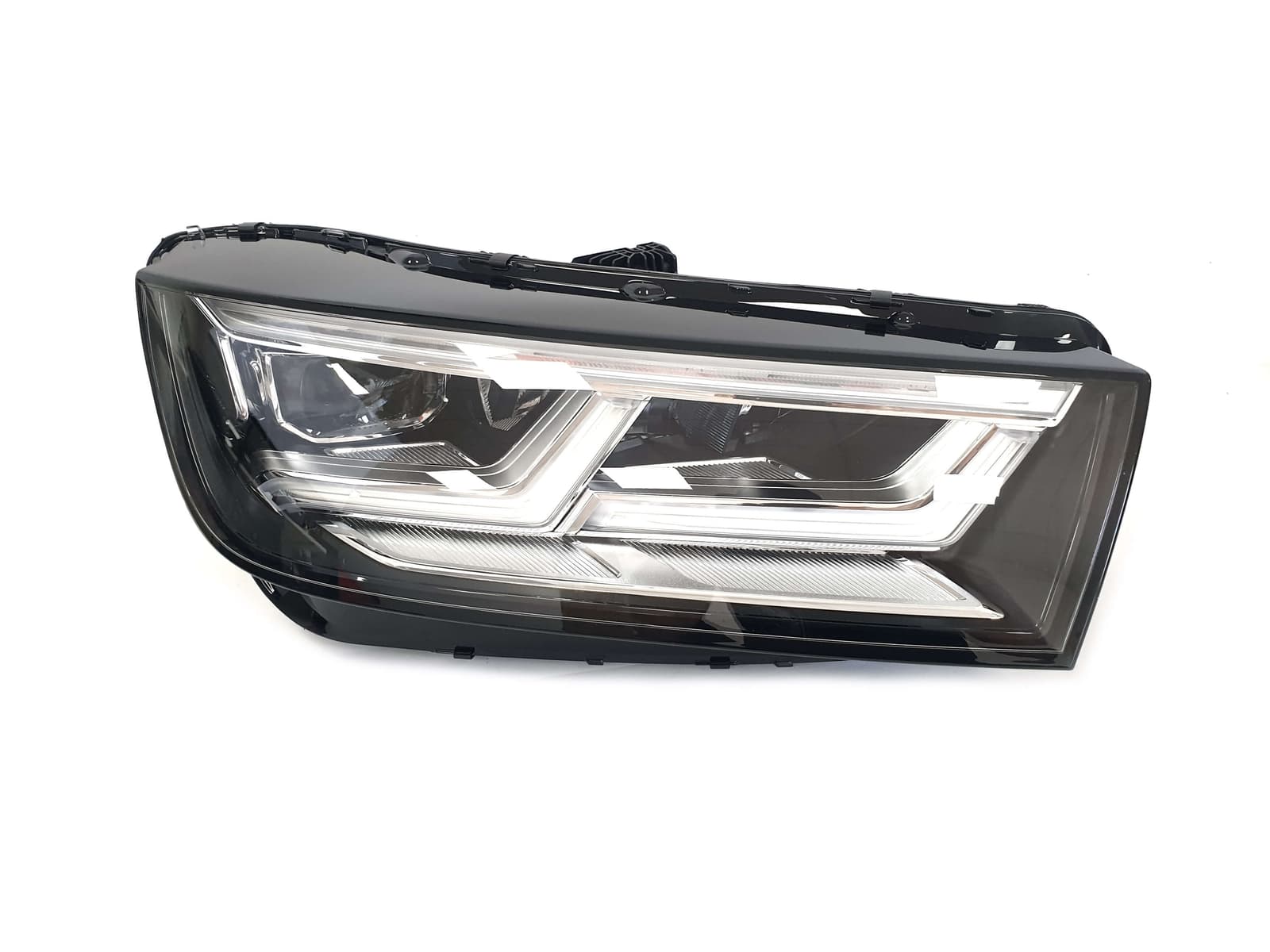 Передні фари Фара RH (Full Led Європа) комплектна на Audi Q5 80A 2016-2020 року