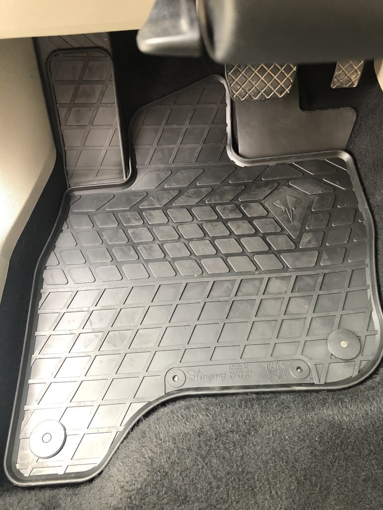 Гумові килимки для E-Golf (4 шт, Stingray Premium)