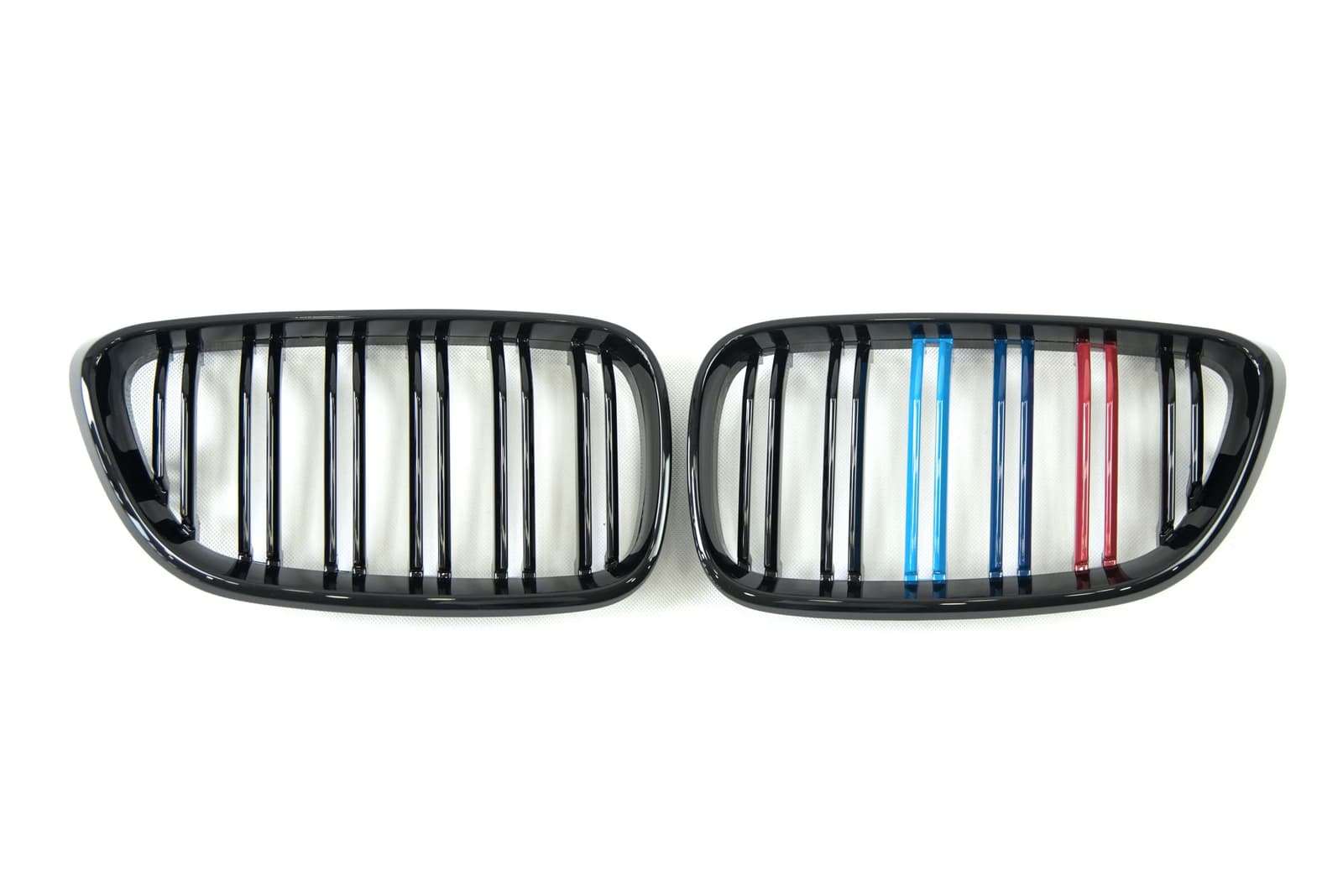 Ніздрі M-color (Подвійні M-Look) на BMW 2 Series F22 / F23 2013-2019 року