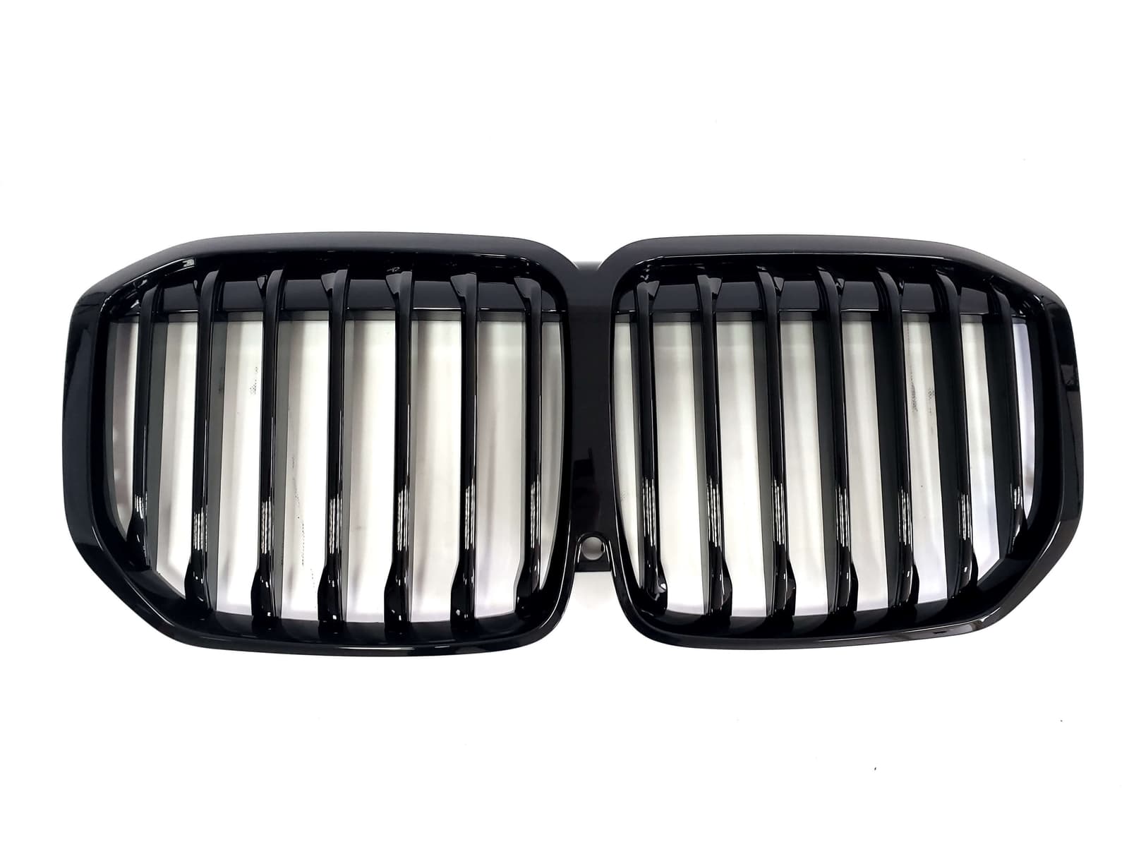 Ніздрі Чорний глянець (1 BAR) на BMW X7 G07 2018-2022 року