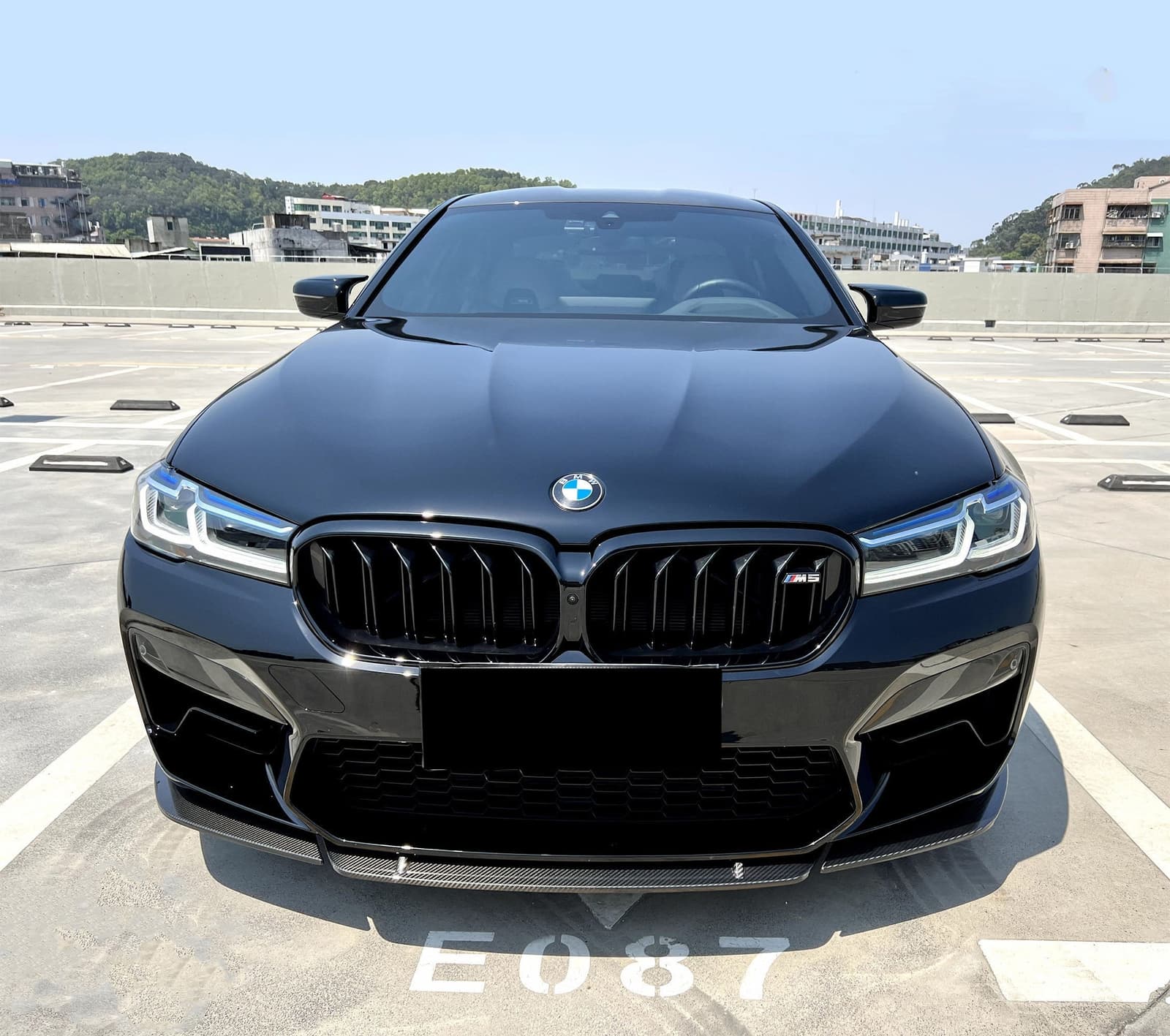 Губа (Карбон) V1 на BMW M5 F90 2017-2023 року 4