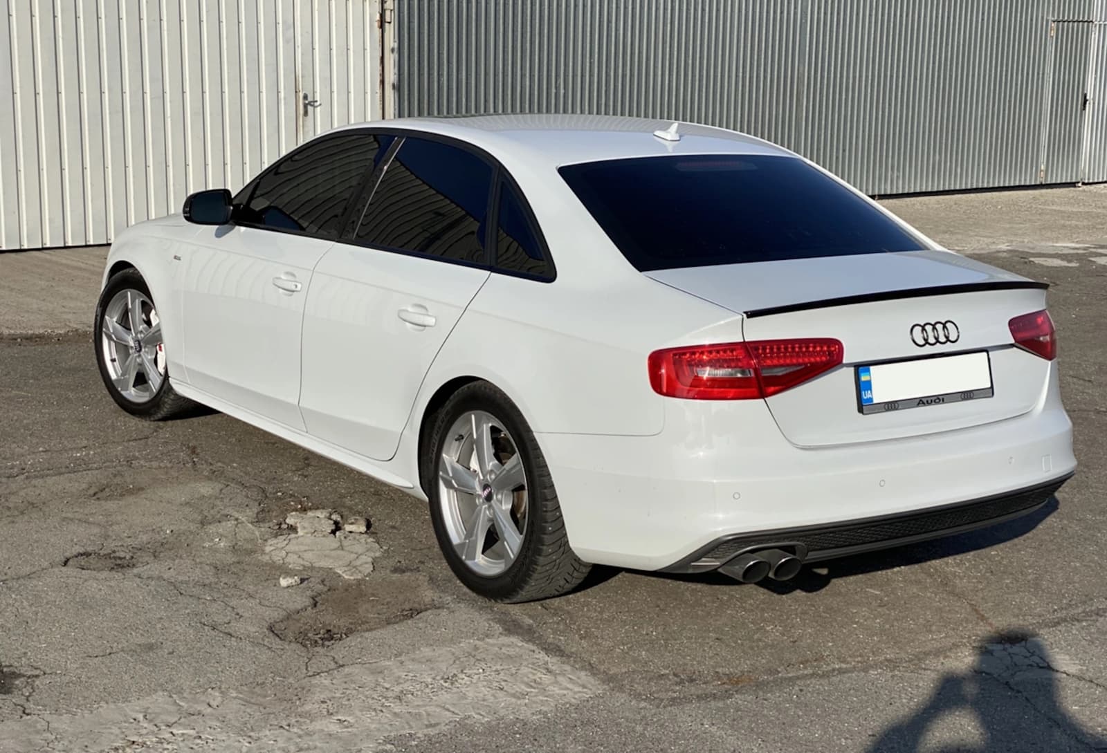 Спойлер Чорний глянець V1 на Audi A4 B8 2011-2015 року 5